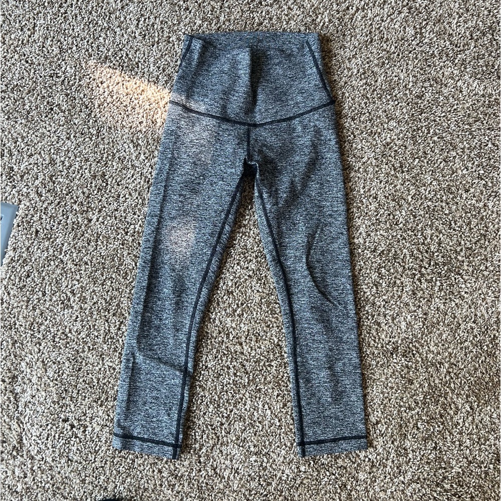 Lululemon 3/4 cropped leggings!